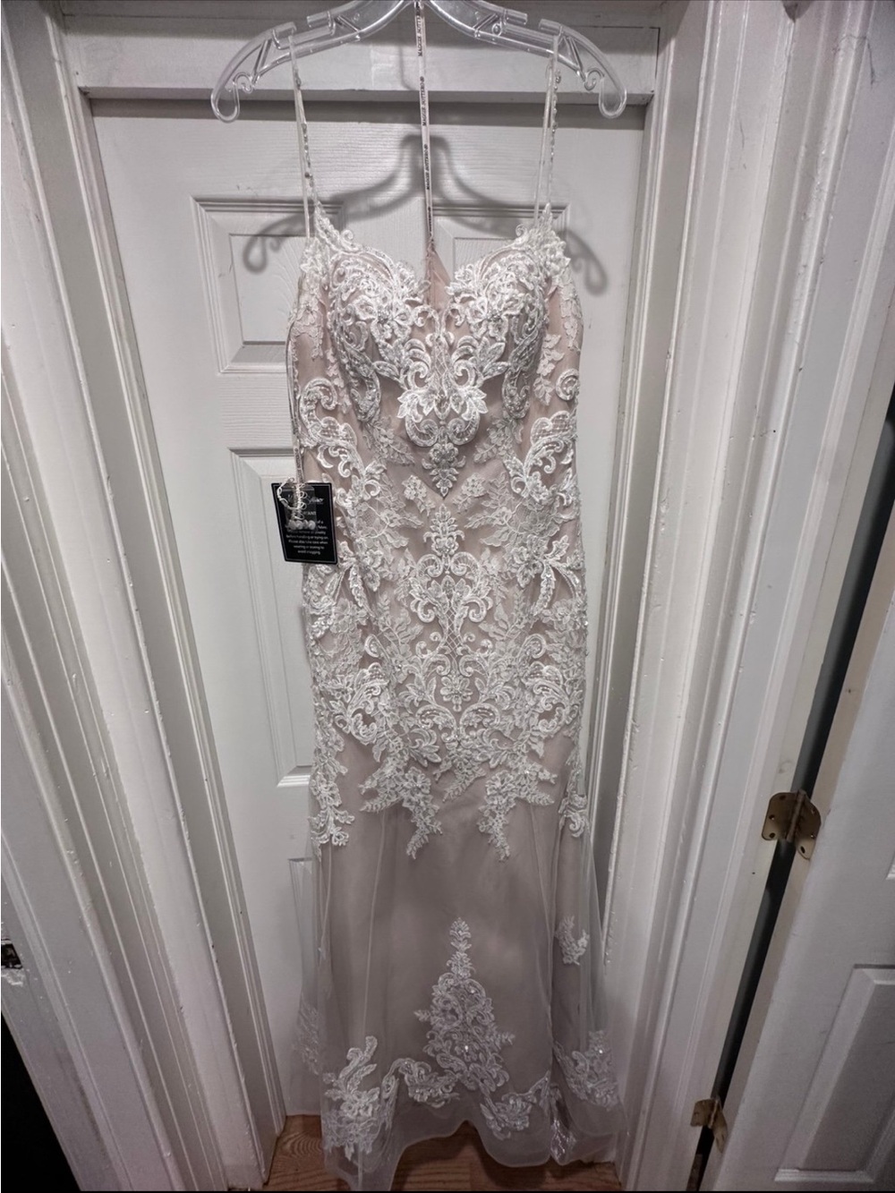 Wedding Dress - Picture 11 of 12
